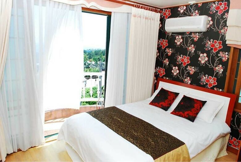 Hotel Hera's Castle