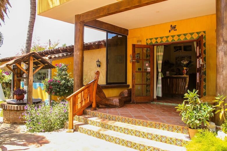 Aparthotel Casamar Suites