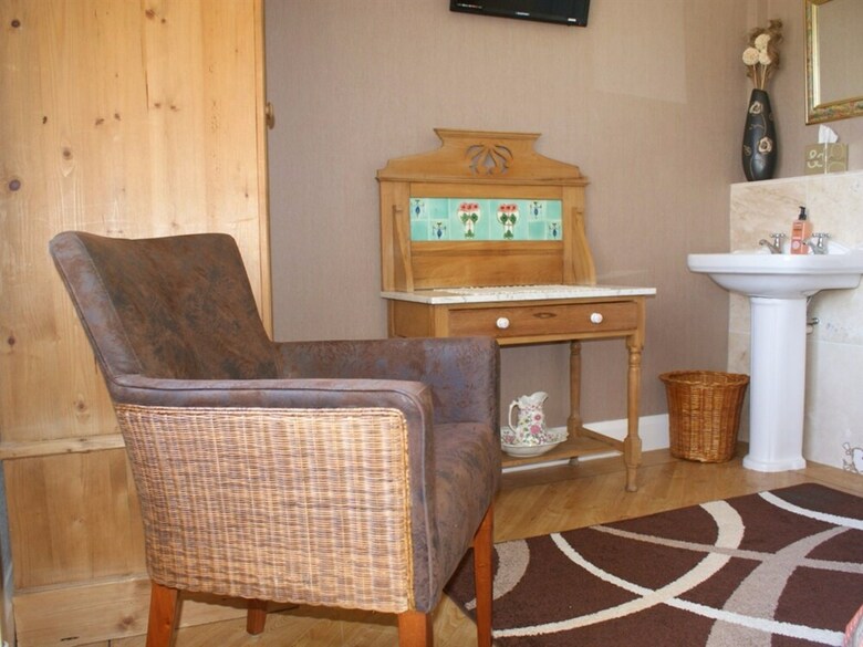 Orchard Side Bed And Breakfast