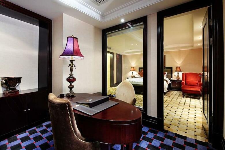 Royal Mediterranean Hotel