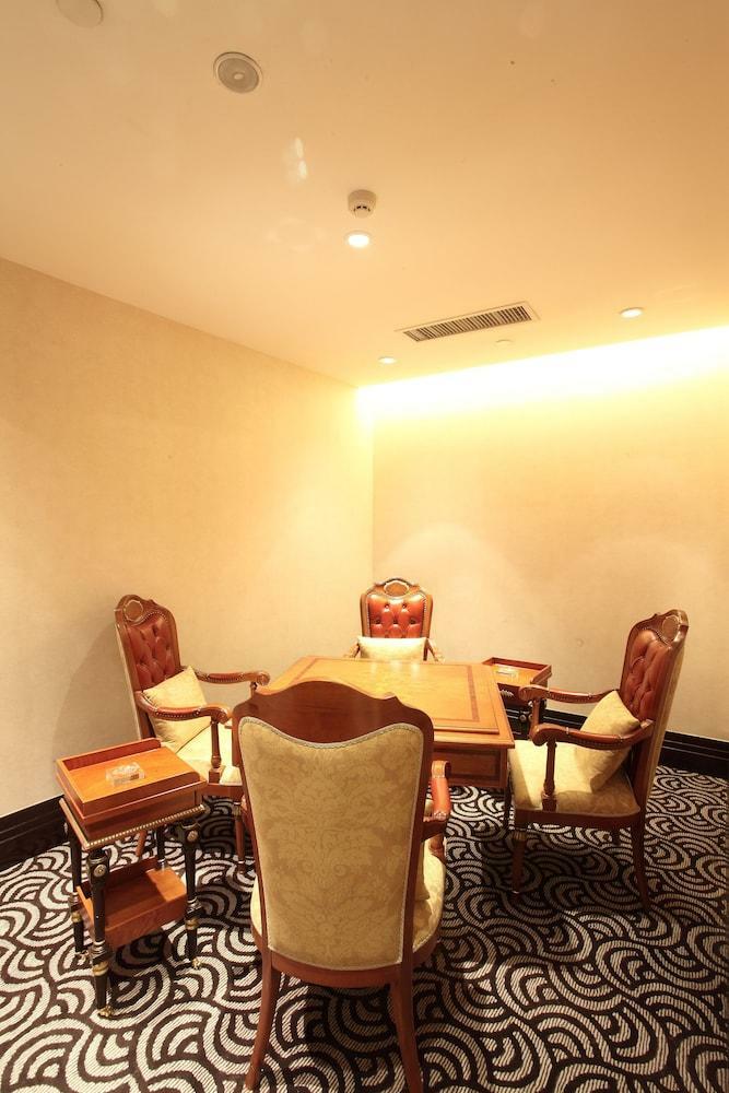 Royal Mediterranean Hotel