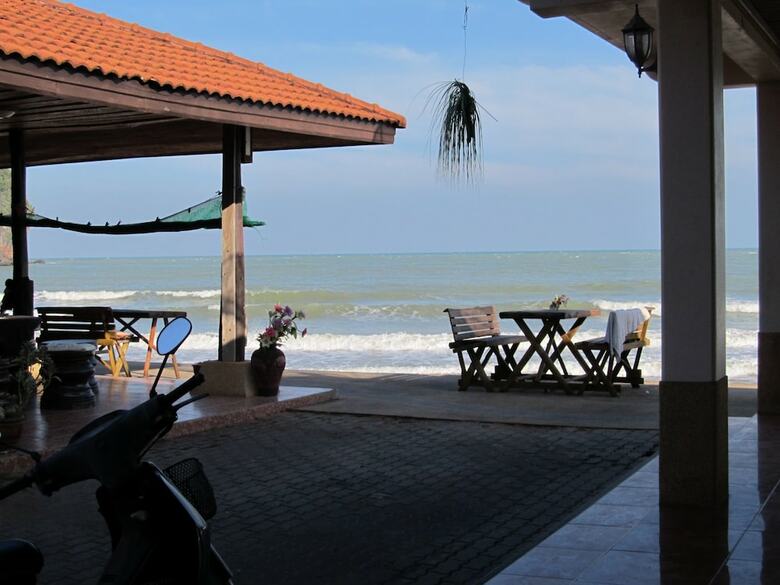 Hotel Bang Boet Bay Beach Resort