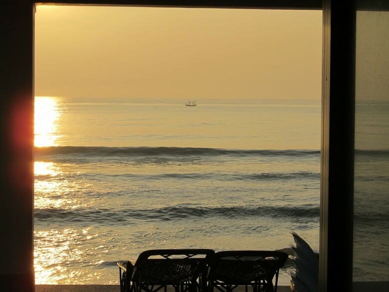 Hotel Bang Boet Bay Beach Resort