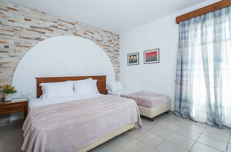 Naxos Palace Hotel