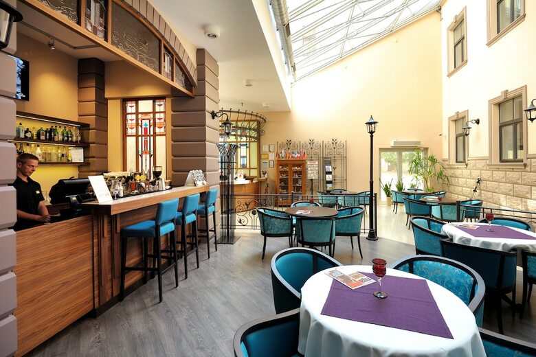 City Hotel Teater