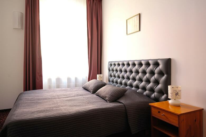 City Hotel Teater