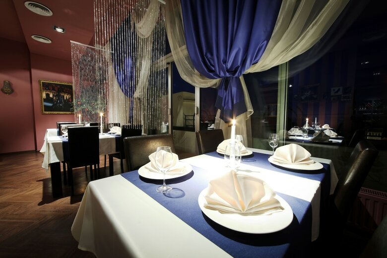 City Hotel Teater