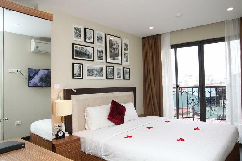Golden Moon Suite Hotel