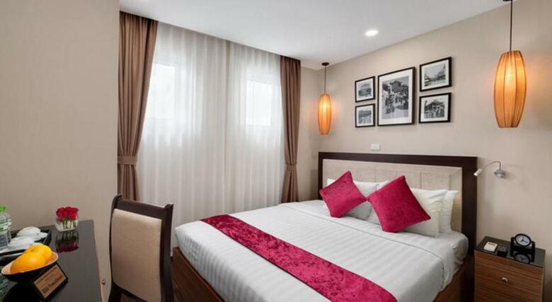 Golden Moon Suite Hotel