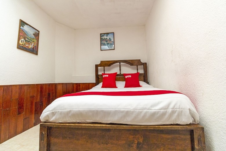 Hostal Oyo Hotel Las Nubes