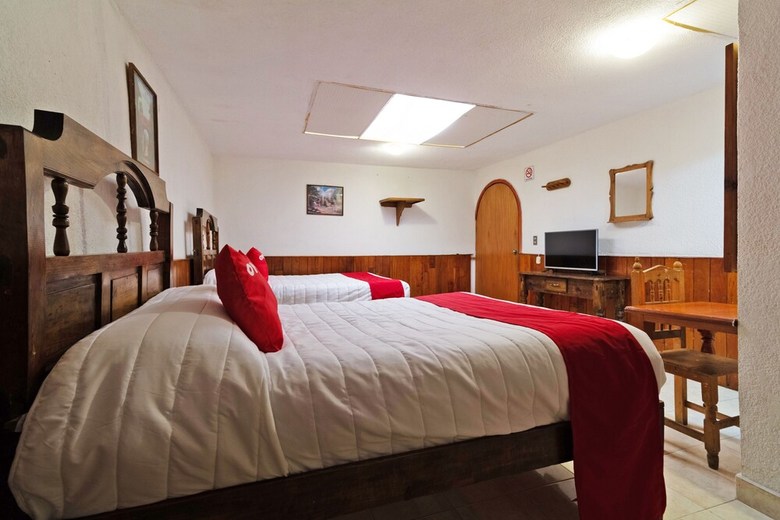 Hostal Oyo Hotel Las Nubes