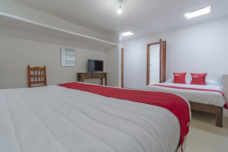 Hostal Oyo Hotel Las Nubes