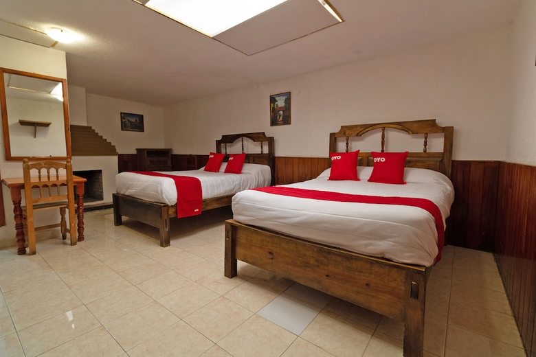 Hostal Oyo Hotel Las Nubes
