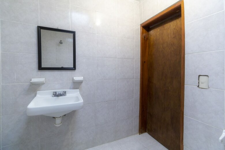 Hostal Oyo Hotel Las Nubes