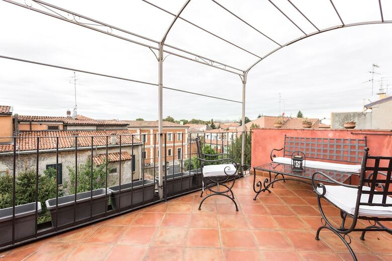 Hotel Ferrara Rooms