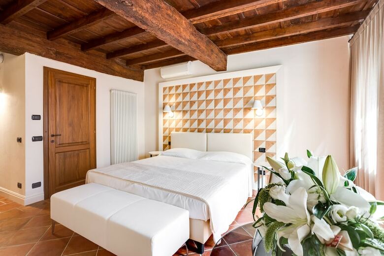 Hotel Ferrara Rooms