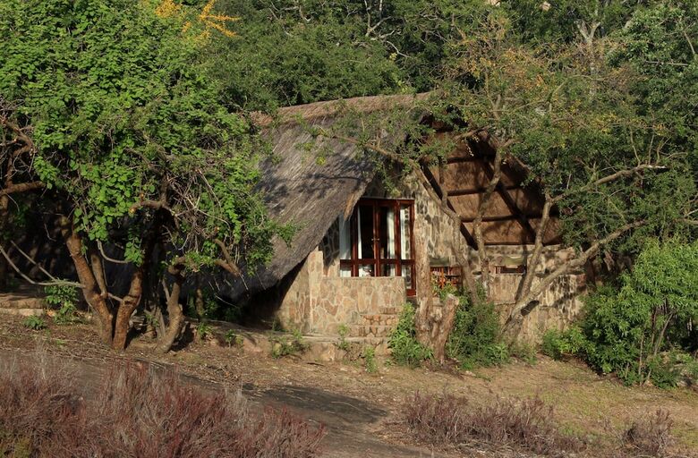 Posada Big Cave Camp - Lodge On The Rocks