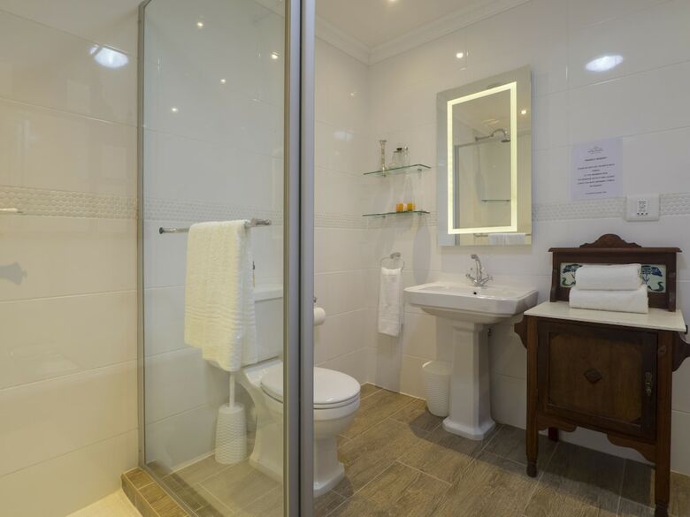 Madison Manor Boutique Hotel