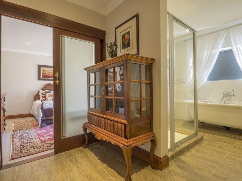 Madison Manor Boutique Hotel
