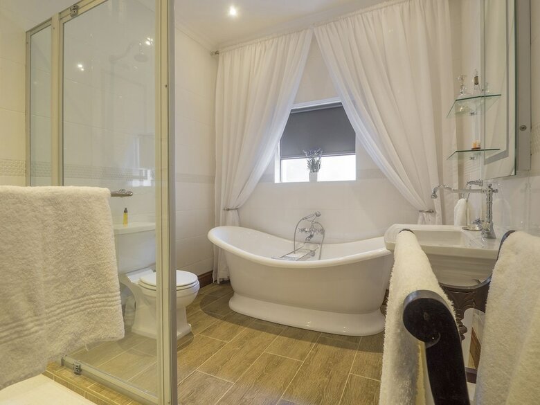 Madison Manor Boutique Hotel