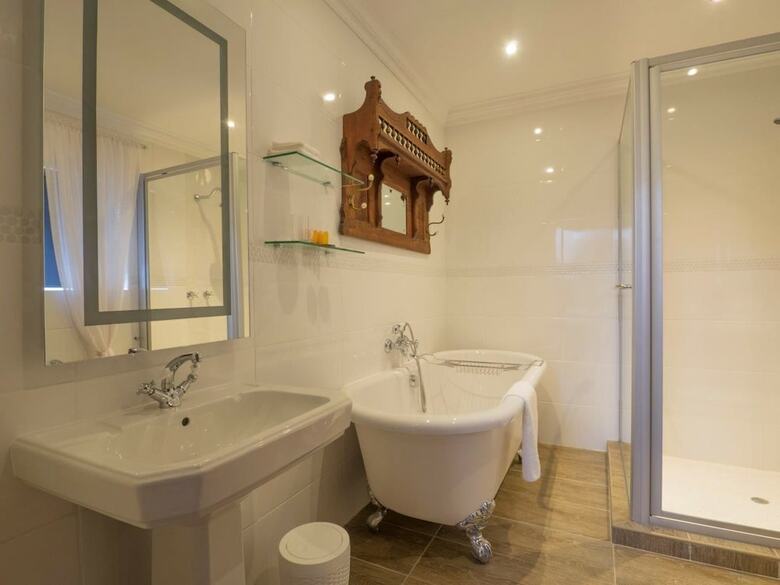 Madison Manor Boutique Hotel