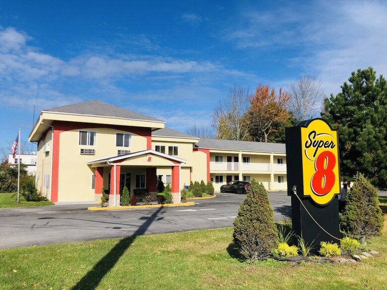 Hotel Super 8 By Wyndham Monticello