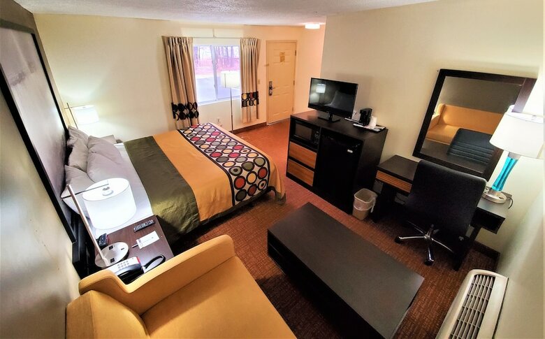 Hotel Super 8 By Wyndham Monticello