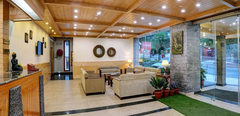 Hotel Summit Chandertal Regency & Spa