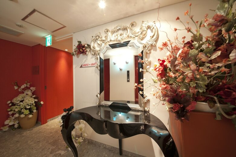 V Hotel -adults Only