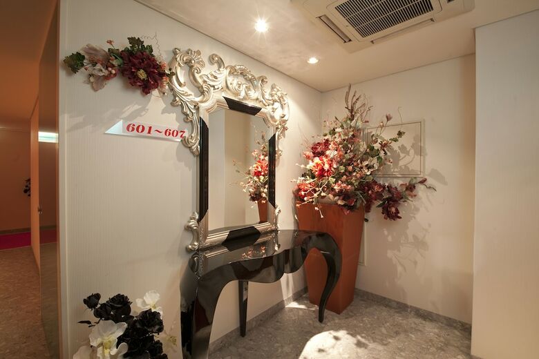 V Hotel -adults Only