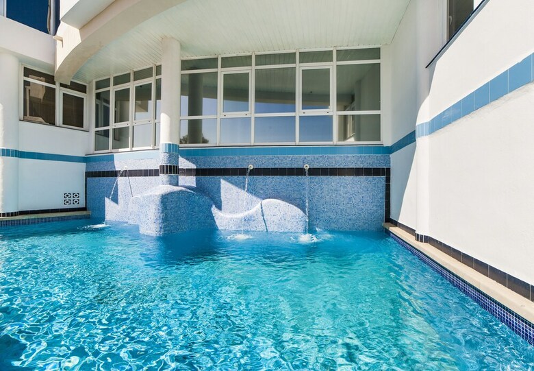 Apartamentos Globales Cala Vi�as