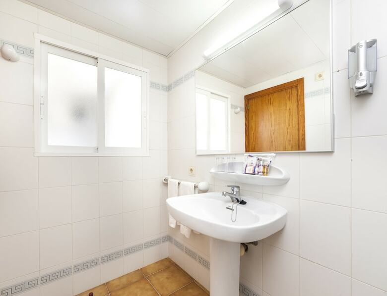 Apartamentos Globales Cala Vi�as