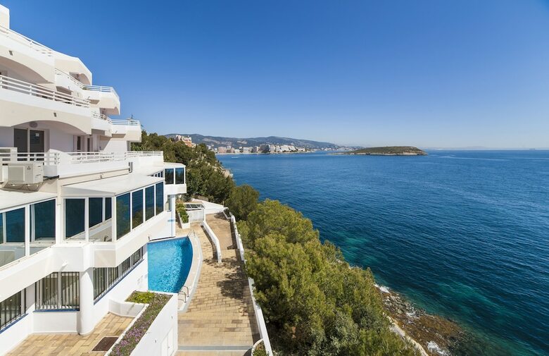 Apartamentos Globales Cala Vi�as