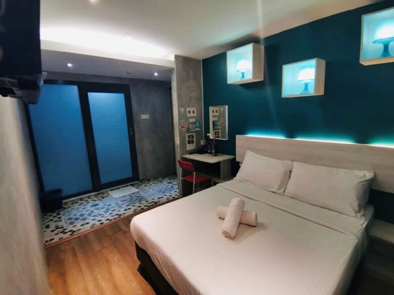 Smile Hotel Danau Kota