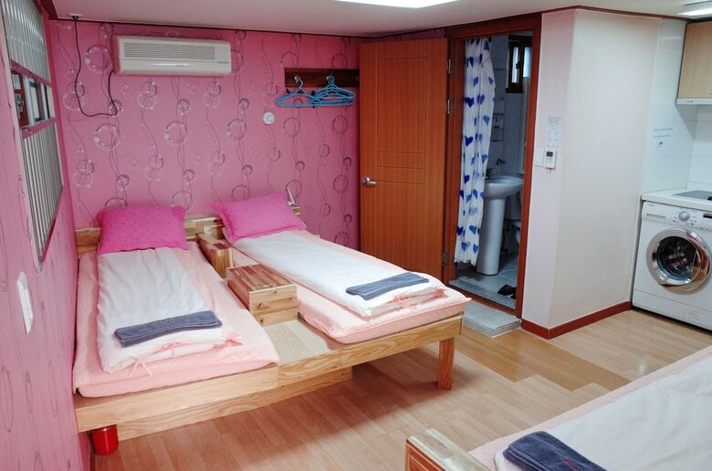 Hostal Bong Backpackers