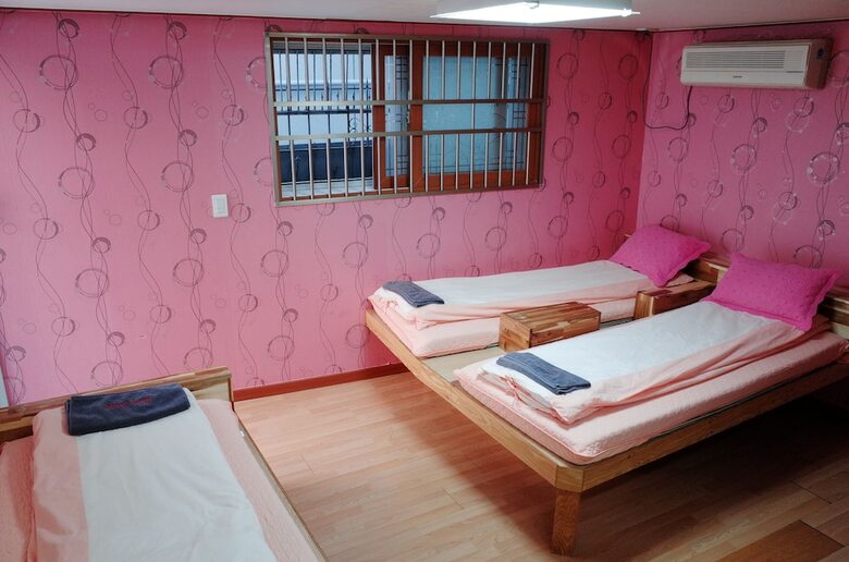 Hostal Bong Backpackers