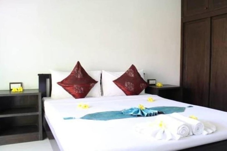 Khanom Sunrise Beach Hotel