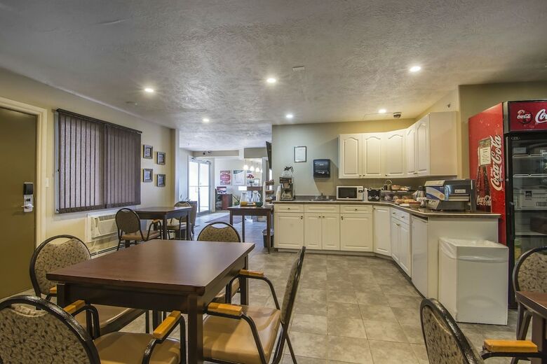 Posada Econo Lodge Inn & Suites