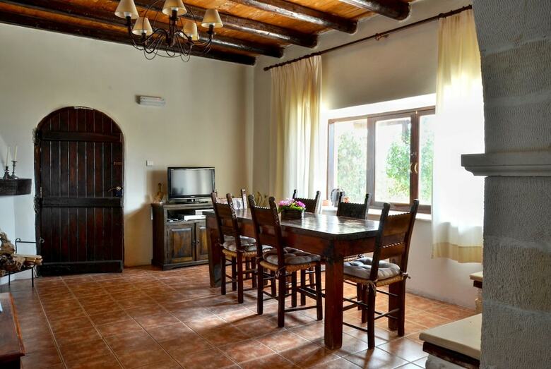 Anna-malai Traditional Cretan Villa