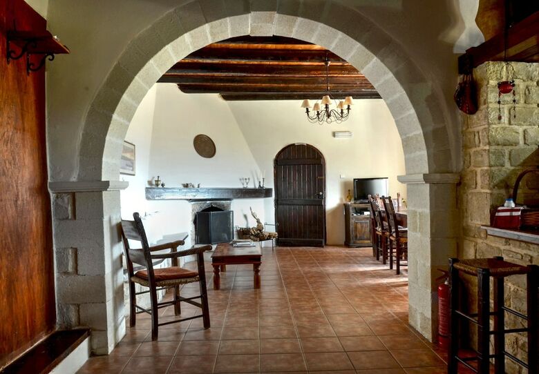Anna-malai Traditional Cretan Villa