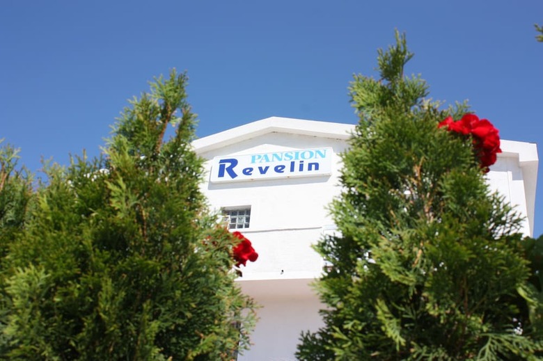 Hotel Guest House Revelin