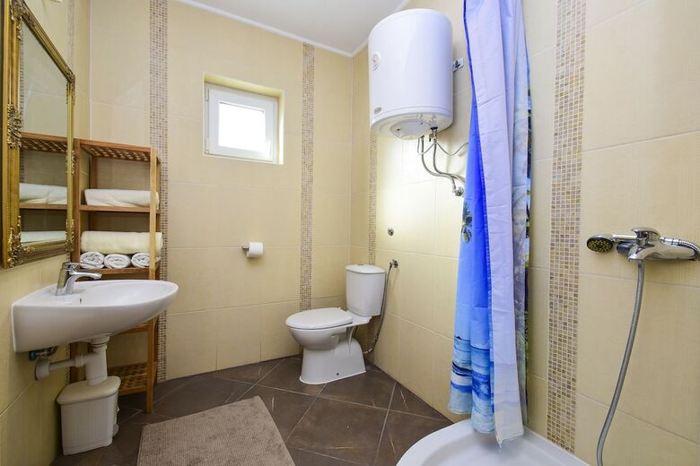 Hotel Guest House Revelin