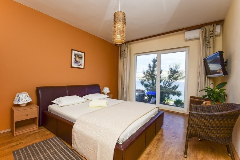 Hotel Guest House Revelin