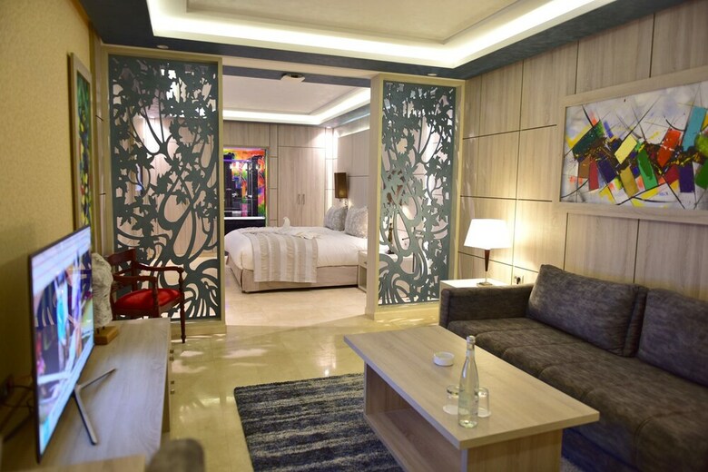 Hotel Zaki Suites H�tel &  Spa