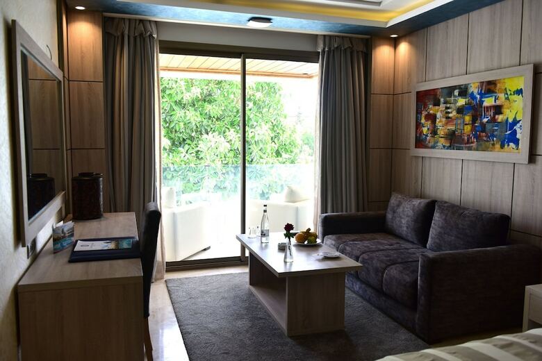 Hotel Zaki Suites H�tel &  Spa