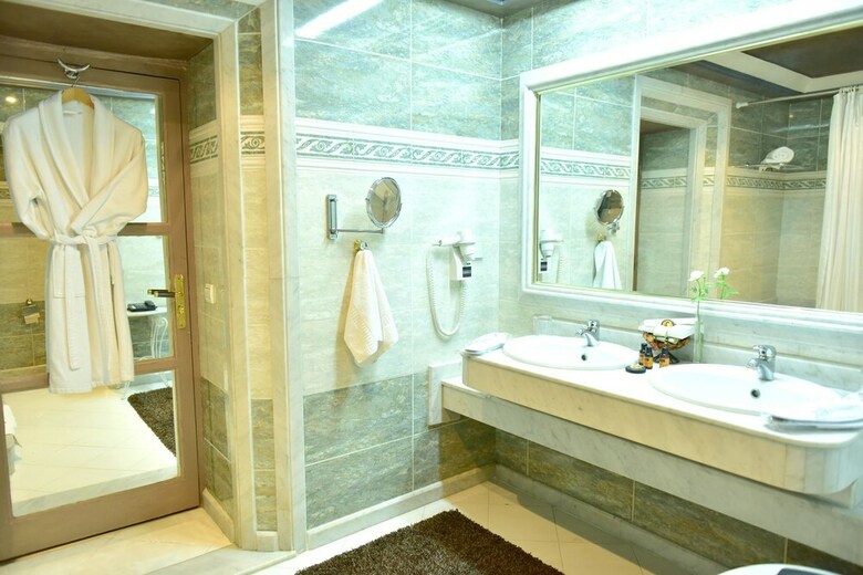 Hotel Zaki Suites H�tel &  Spa