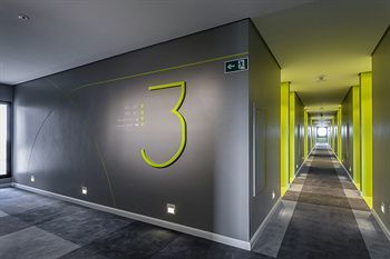 Dmax Hotel