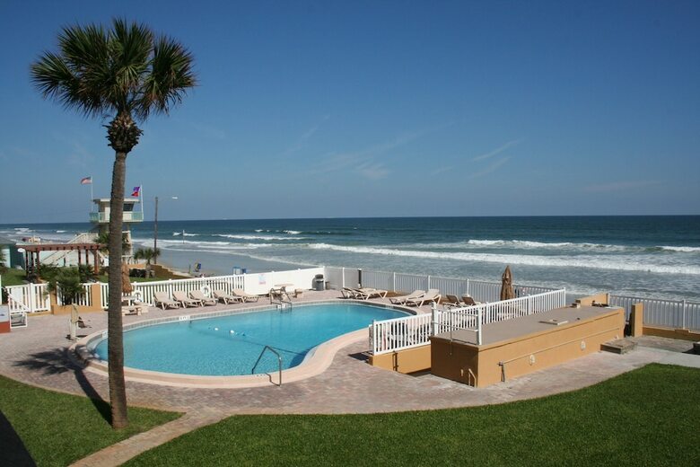 Driftwood Beach Motel