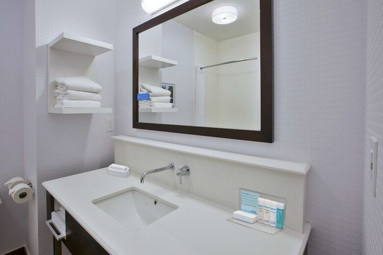 Hotel Hampton Inn Commerce/novi