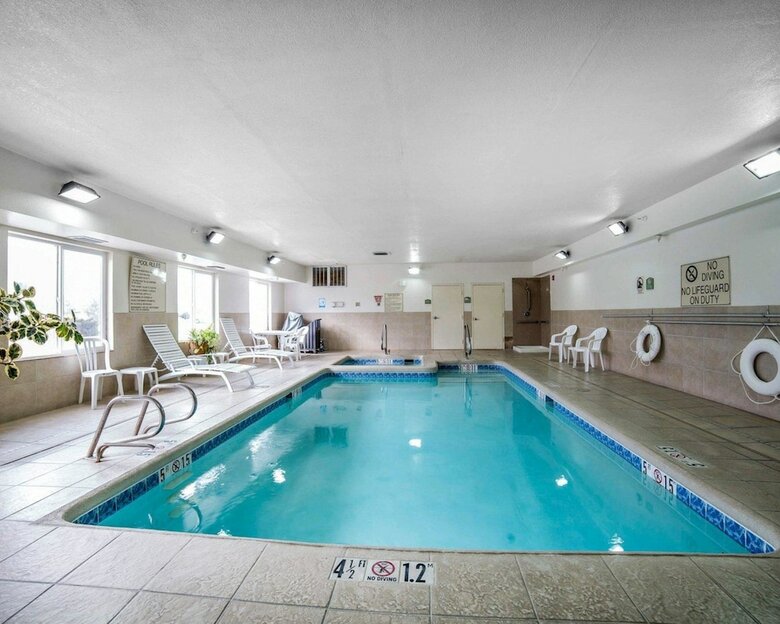 Hotel Comfort Inn & Suites
